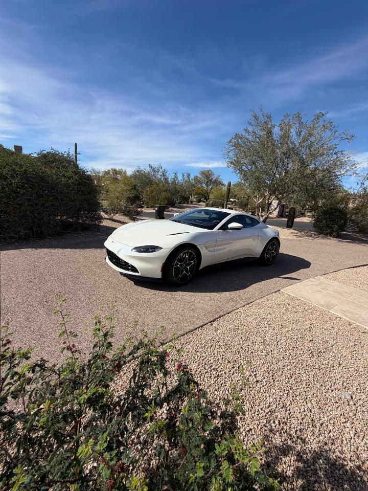 Aston Martin Vantage Coupe 2021