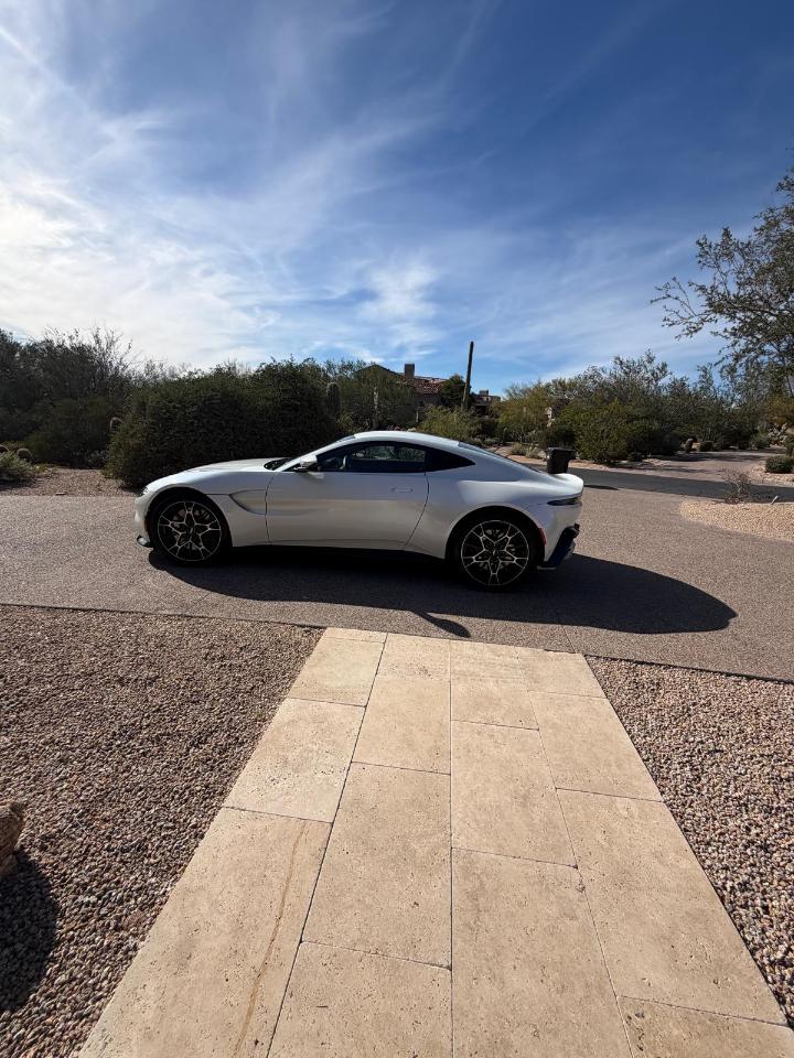 Aston Martin Vantage Coupe 2021