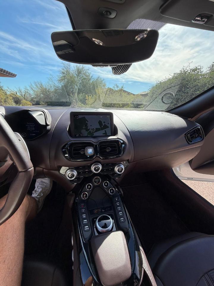 Aston Martin Vantage Coupe 2021