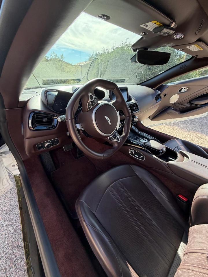 Aston Martin Vantage Coupe 2021