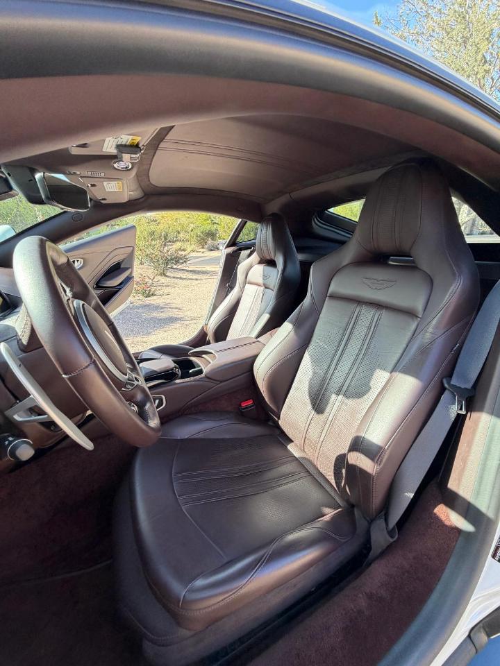 Aston Martin Vantage Coupe 2021