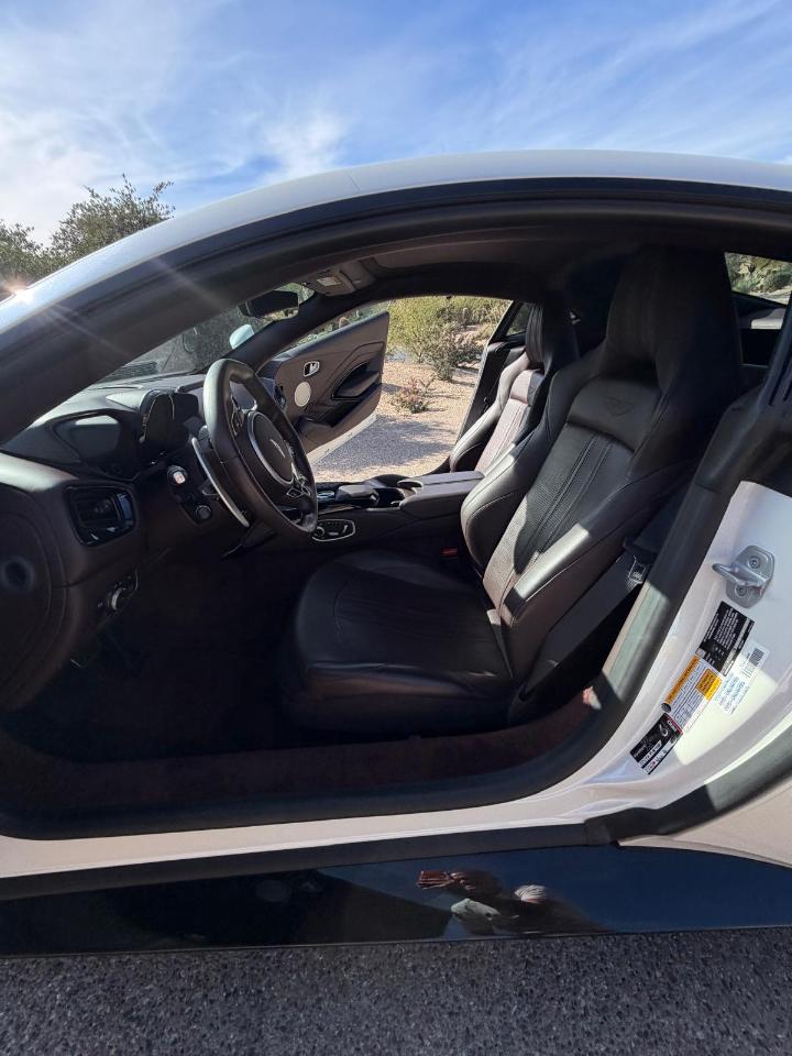 Aston Martin Vantage Coupe 2021