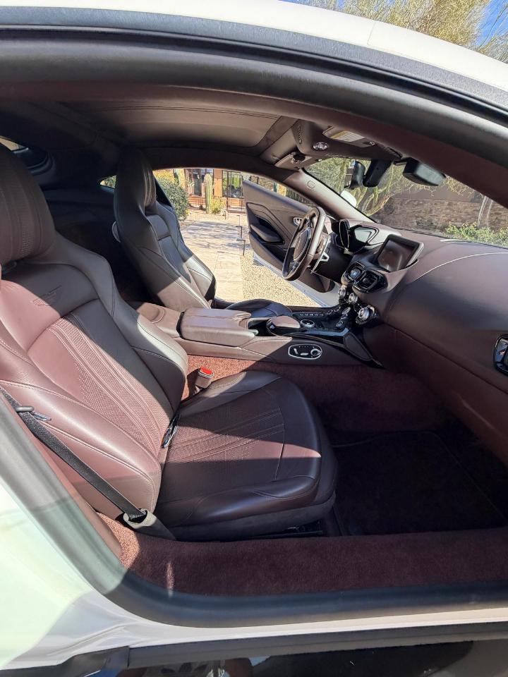 Aston Martin Vantage Coupe 2021