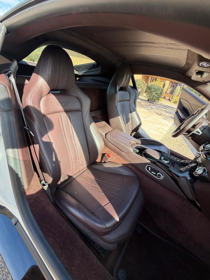 Aston Martin Vantage Coupe 2021