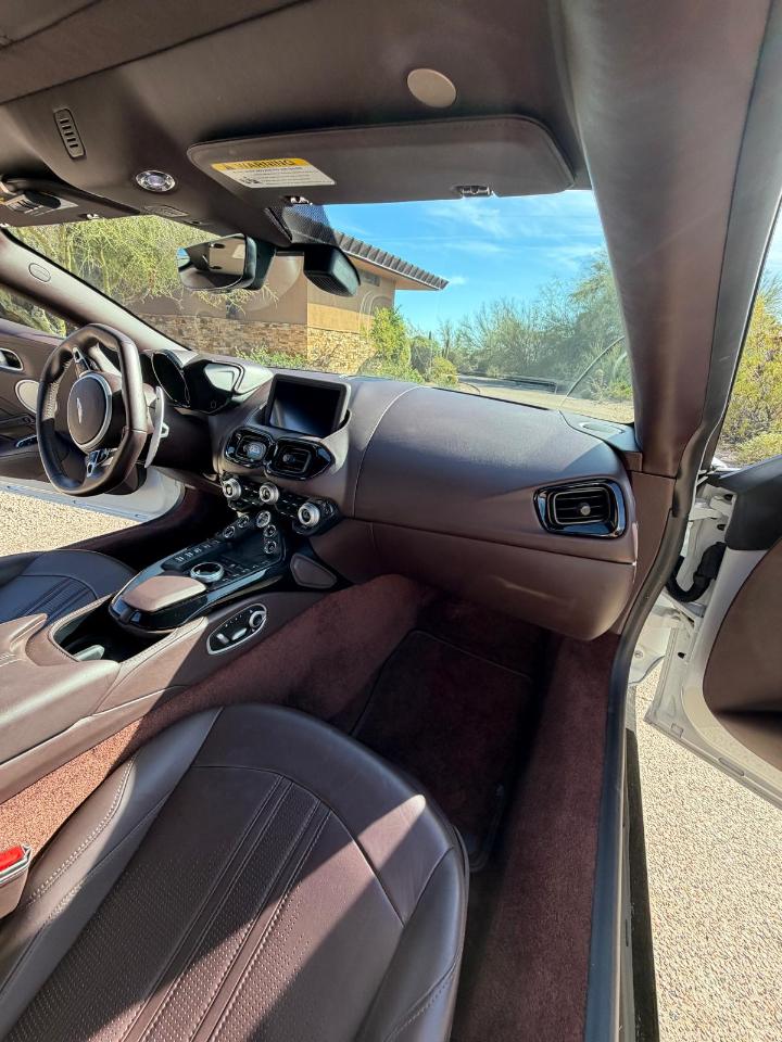 Aston Martin Vantage Coupe 2021