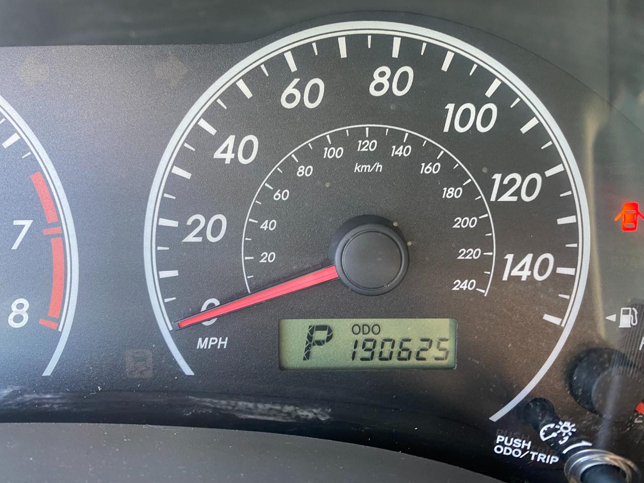 Toyota Corolla Base 4-Speed AT 2010