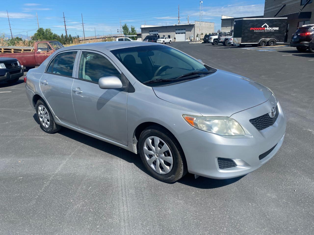 Toyota Corolla Base 4-Speed AT 2010