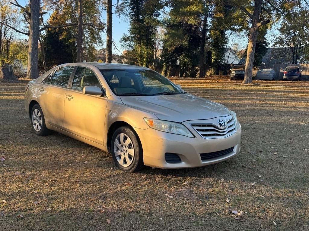 Toyota Camry SE 6-Spd MT 2010