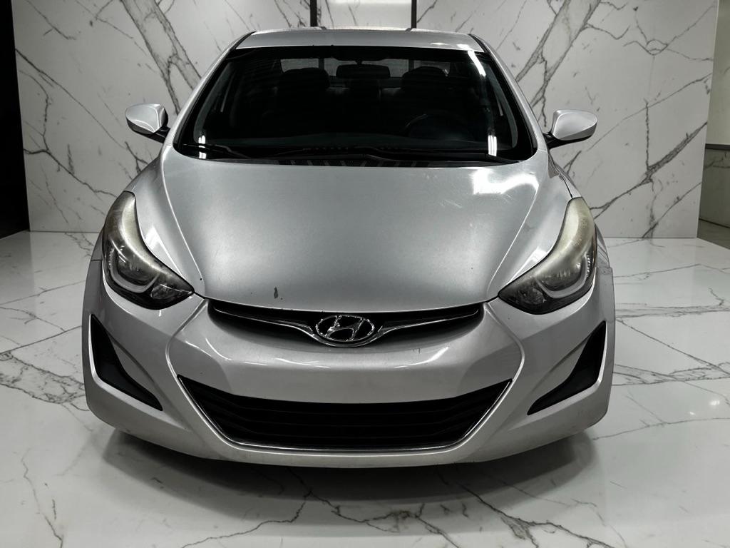 Hyundai Elantra SE 6AT 2016