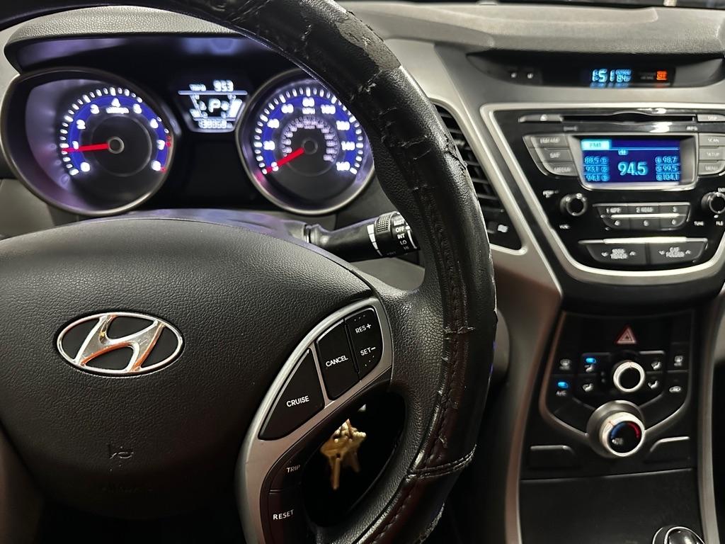 Hyundai Elantra SE 6AT 2016