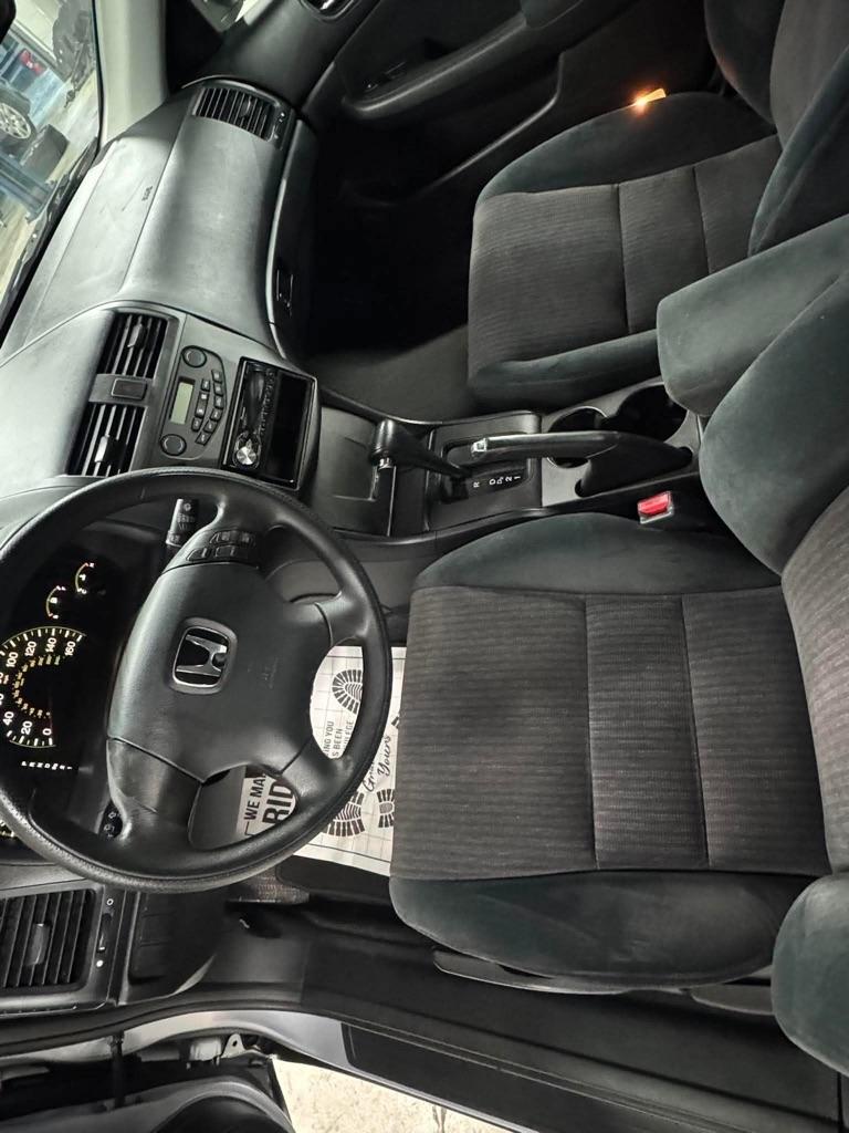 2003 Honda Accord LX - Photo 9