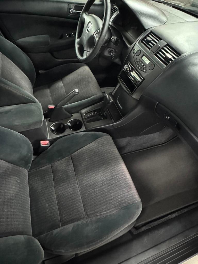 2003 Honda Accord LX - Photo 10