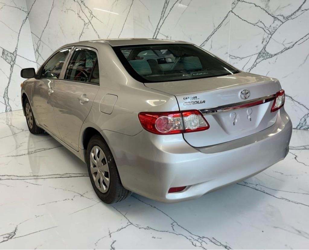 Toyota Corolla L 5-Speed MT 2012