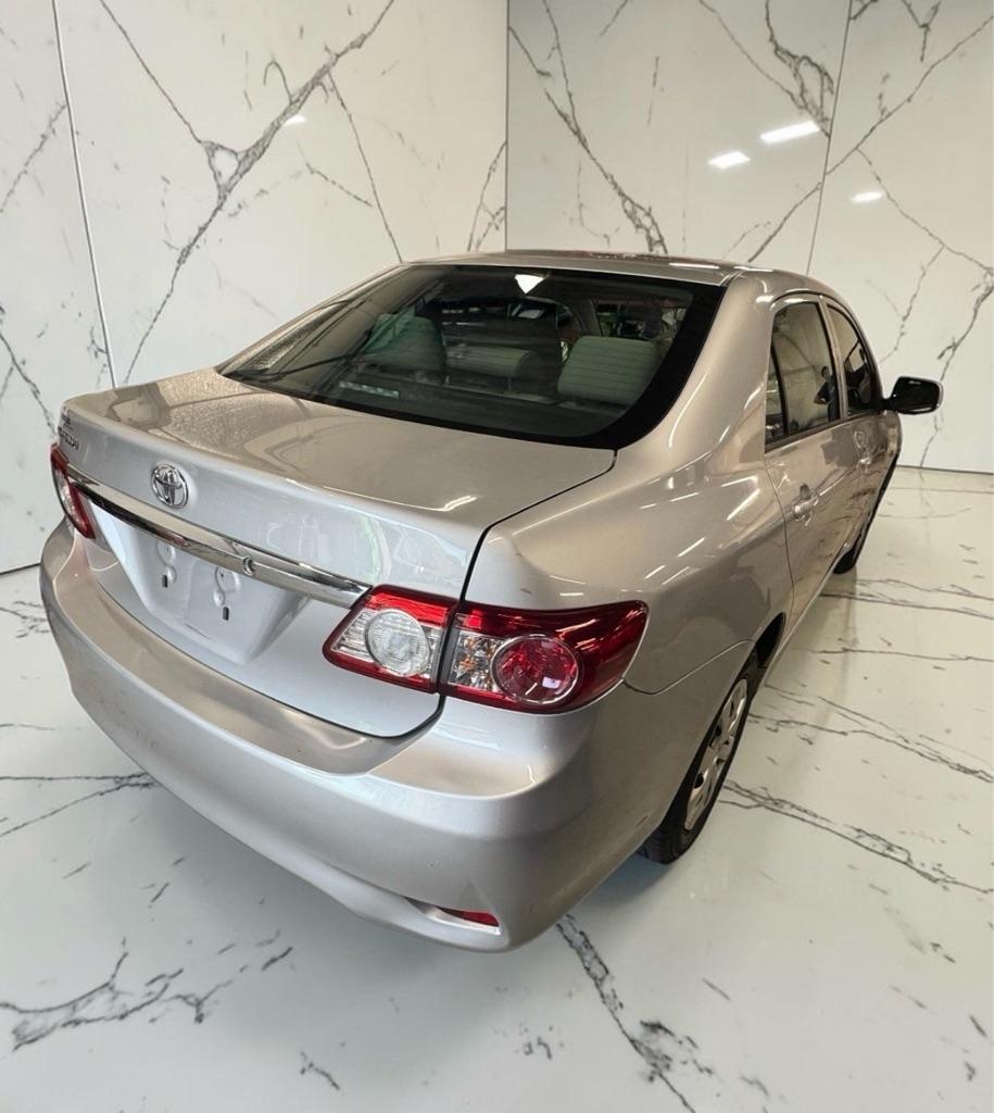 Toyota Corolla L 5-Speed MT 2012