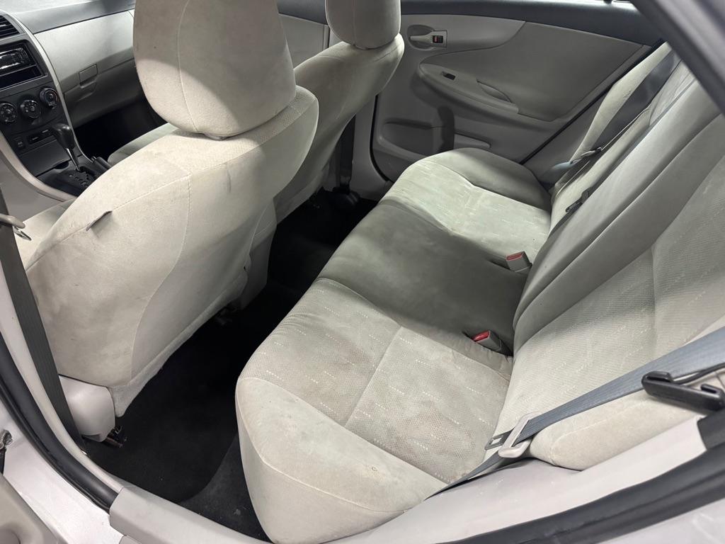 Toyota Corolla L 5-Speed MT 2012
