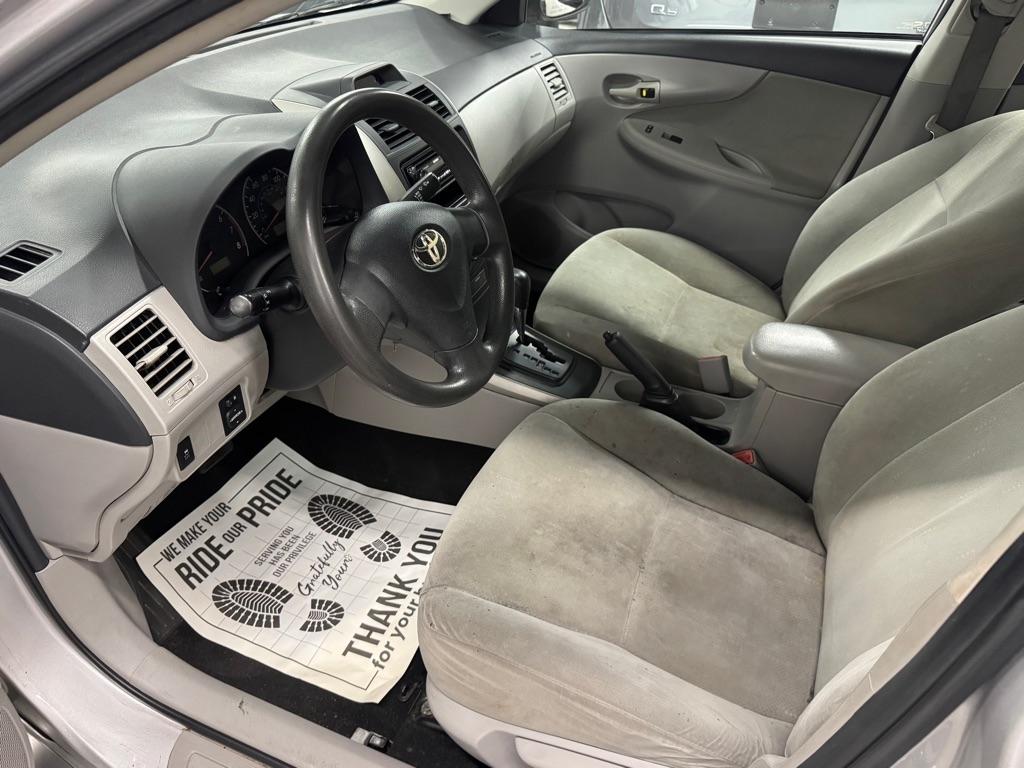 Toyota Corolla L 5-Speed MT 2012