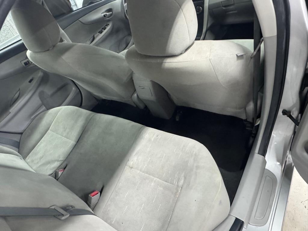 Toyota Corolla L 5-Speed MT 2012