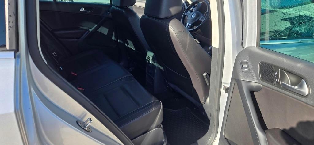 Volkswagen Tiguan S 2016