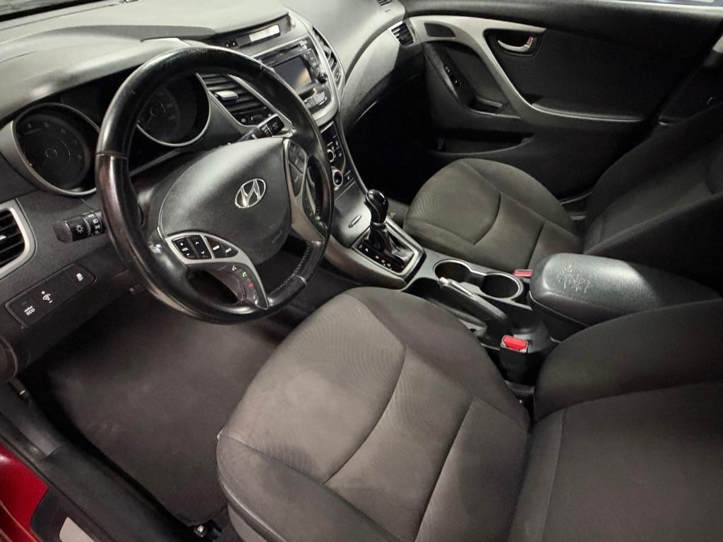 Hyundai Elantra SE 6AT 2016
