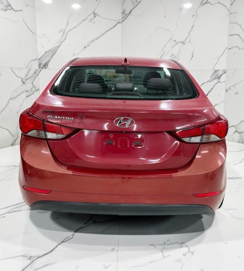 Hyundai Elantra SE 6AT 2016