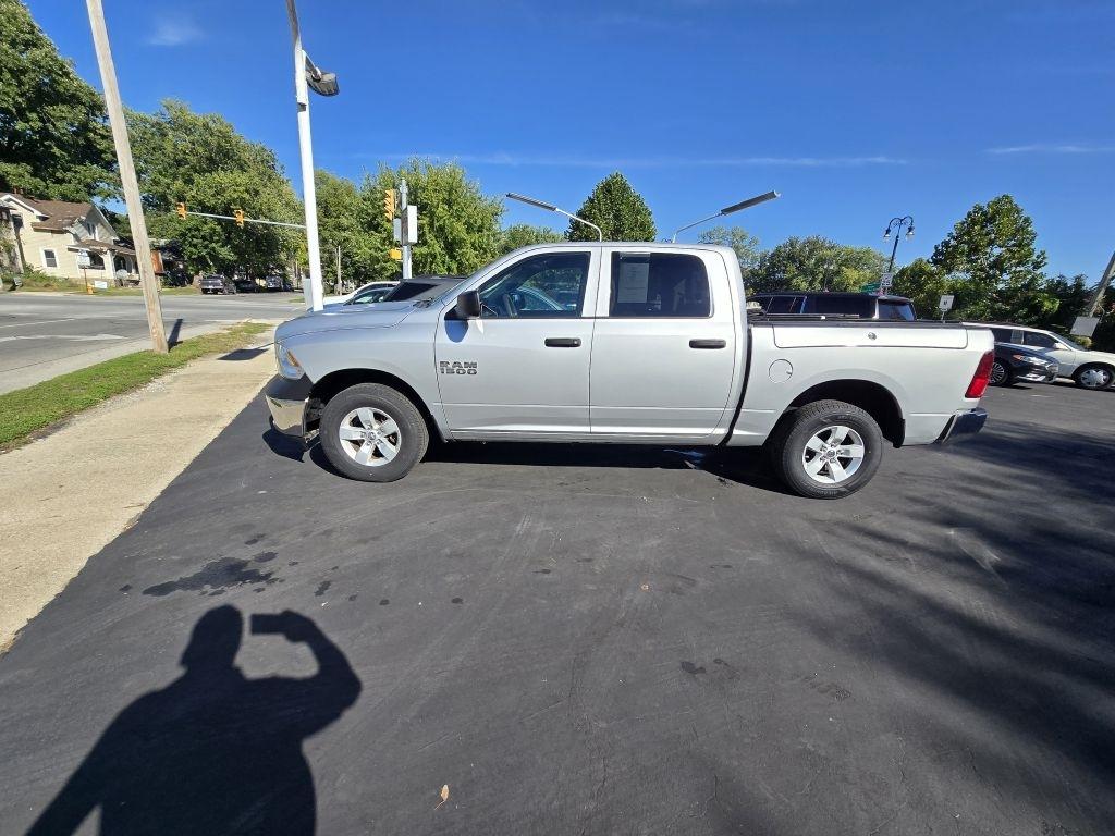 RAM 1500 Tradesman Crew Cab SWB 4WD 2017