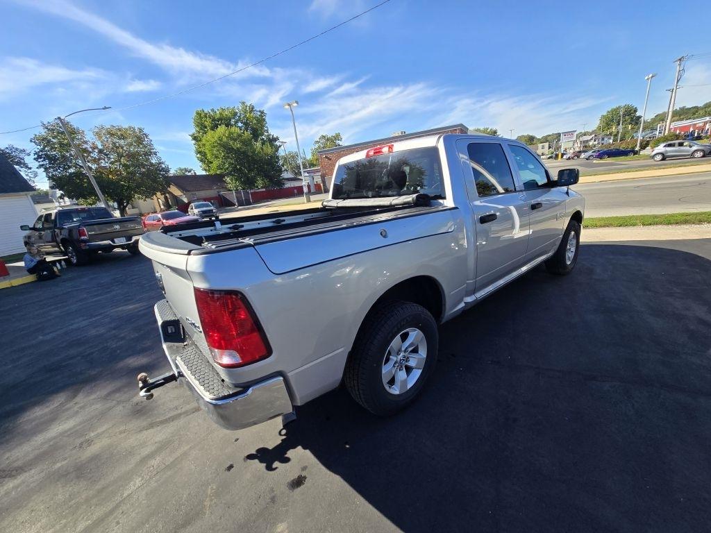 RAM 1500 Tradesman Crew Cab SWB 4WD 2017