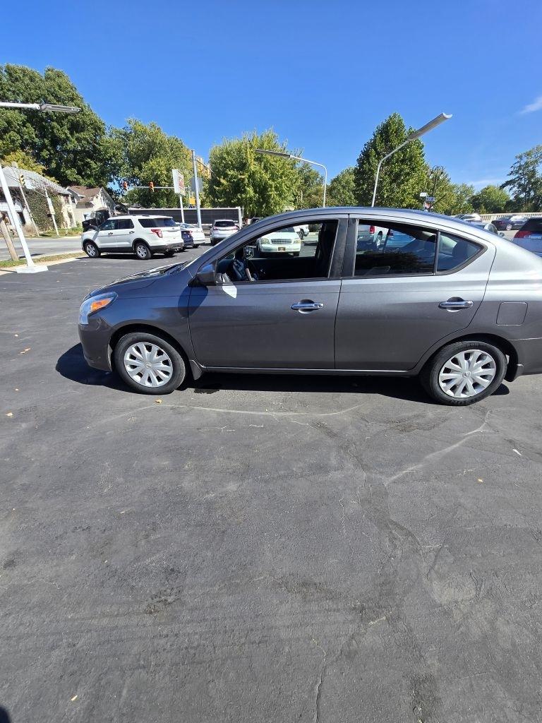 Nissan Versa 1.6 S 5M 2016