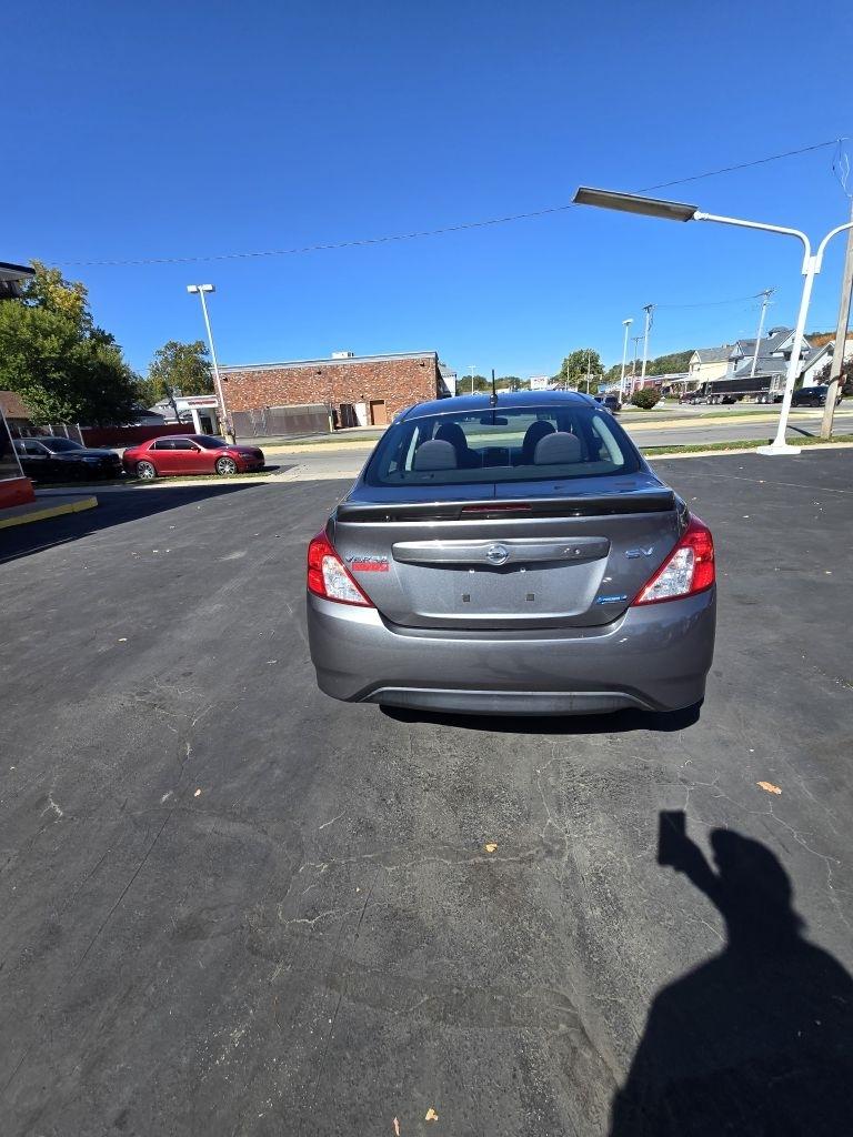 Nissan Versa 1.6 S 5M 2016