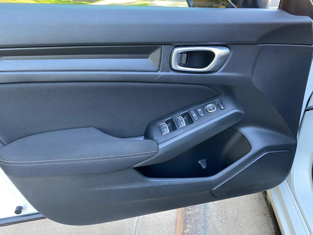 Honda Civic LX Hatchback 2023