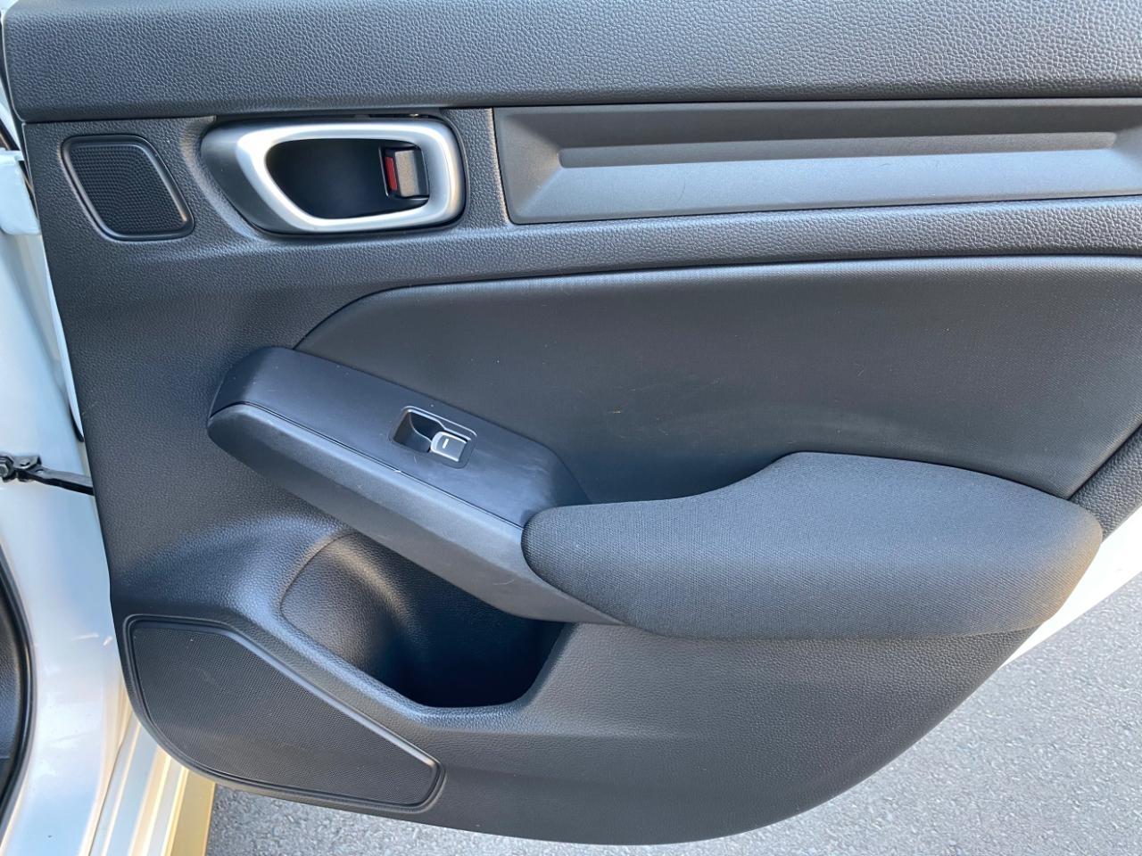 Honda Civic LX Hatchback 2023