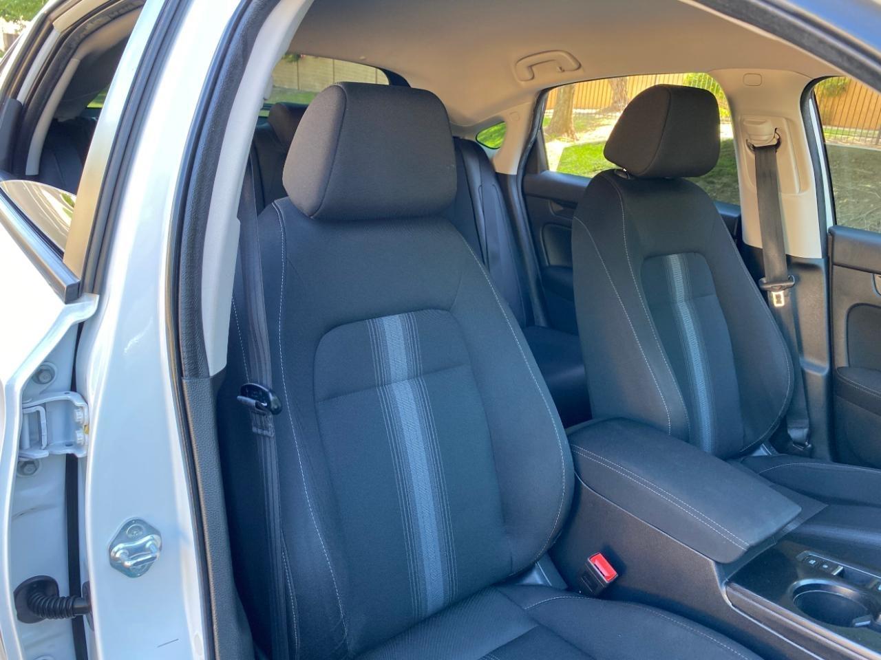 Honda Civic LX Hatchback 2023
