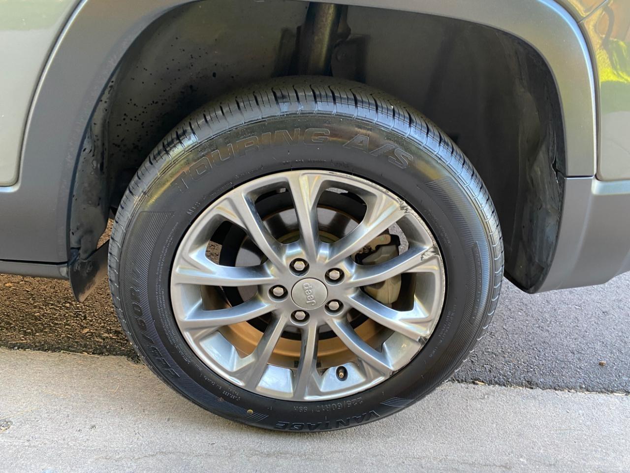 Jeep Cherokee Latitude Plus FWD 2020