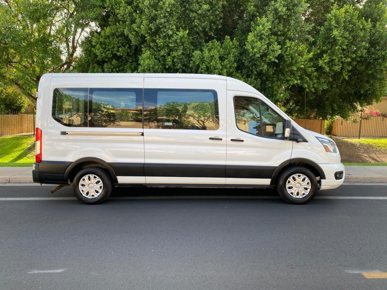 Ford Transit 350 Wagon Med. Roof XL w/Sliding Pass. 148-in. WB 2023