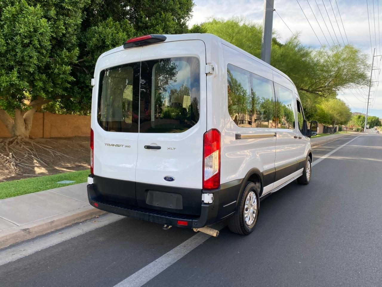 Ford Transit 350 Wagon Med. Roof XL w/Sliding Pass. 148-in. WB 2023
