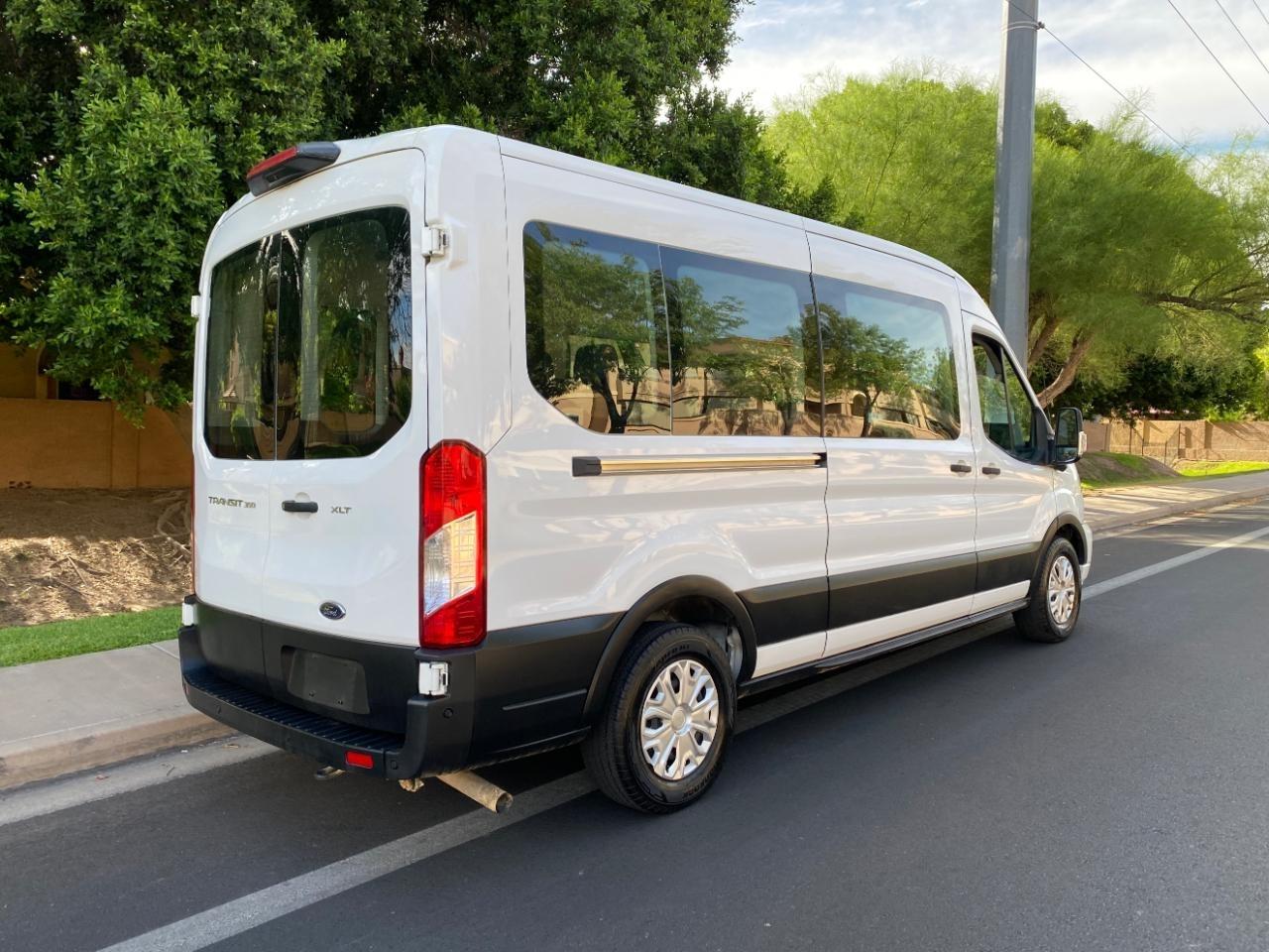 Ford Transit 350 Wagon Med. Roof XL w/Sliding Pass. 148-in. WB 2023