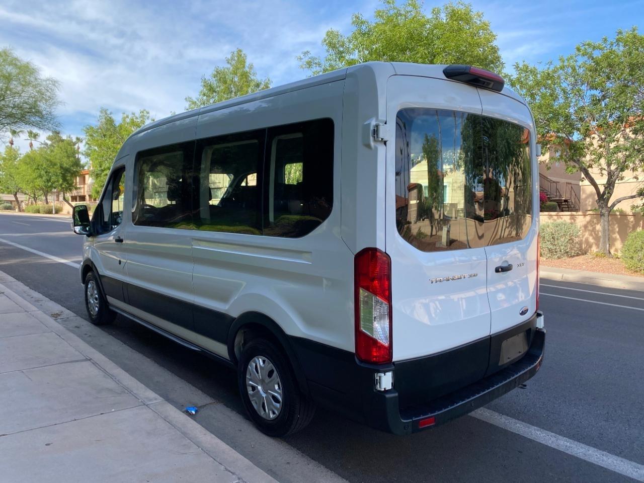 Ford Transit 350 Wagon Med. Roof XL w/Sliding Pass. 148-in. WB 2023