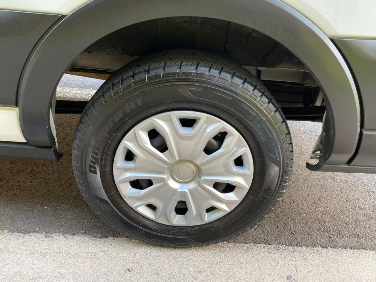Ford Transit 350 Wagon Med. Roof XL w/Sliding Pass. 148-in. WB 2023