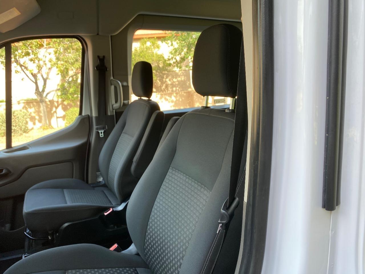 Ford Transit 350 Wagon Med. Roof XL w/Sliding Pass. 148-in. WB 2023