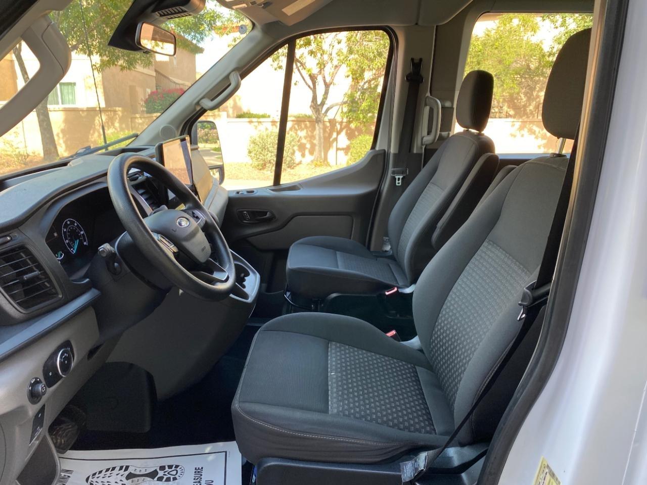 Ford Transit 350 Wagon Med. Roof XL w/Sliding Pass. 148-in. WB 2023