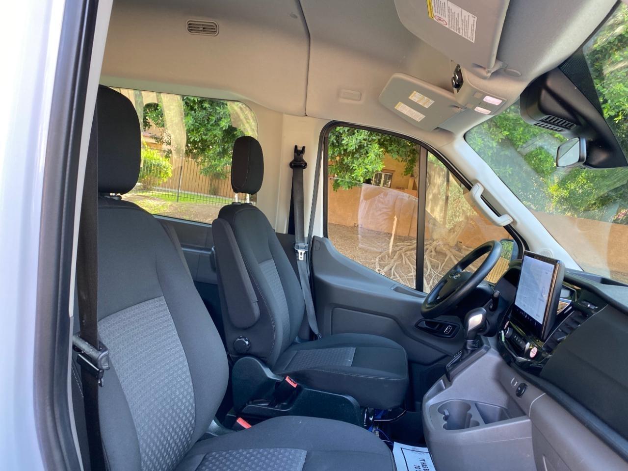 Ford Transit 350 Wagon Med. Roof XL w/Sliding Pass. 148-in. WB 2023