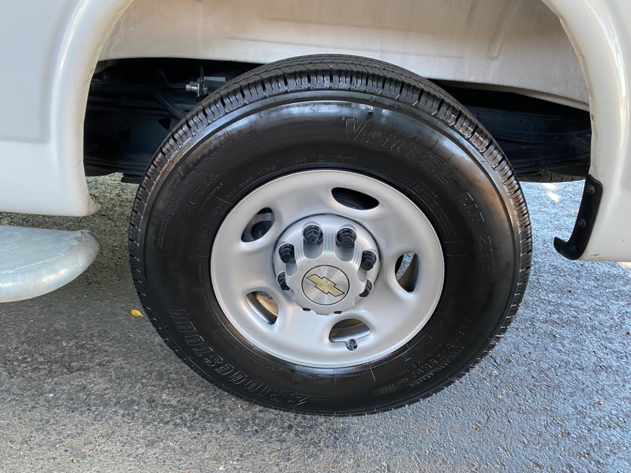 Chevrolet Express 2500 Cargo 2025