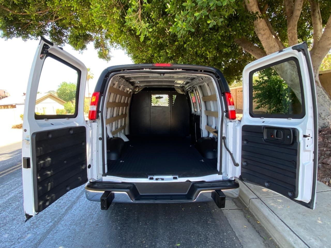 Chevrolet Express 2500 Cargo 2025