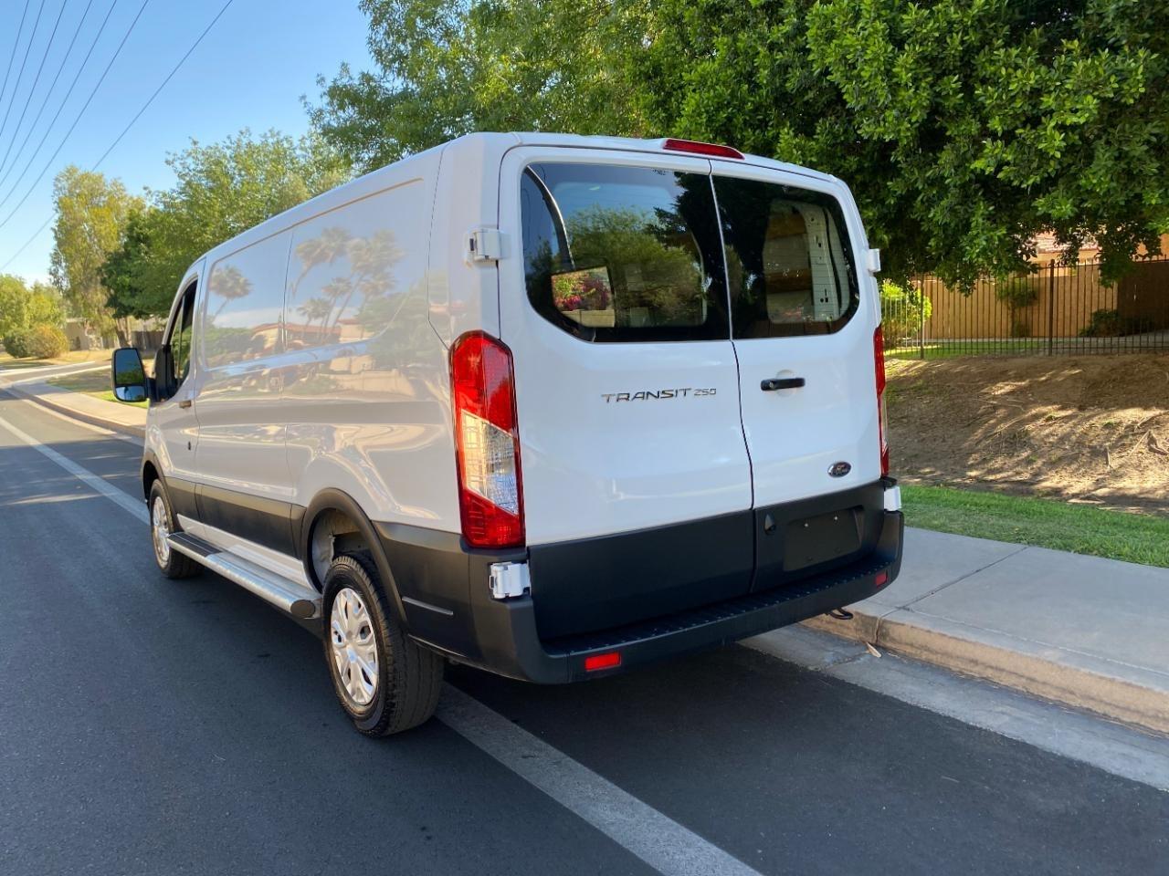 Ford Transit 250 Van 2025