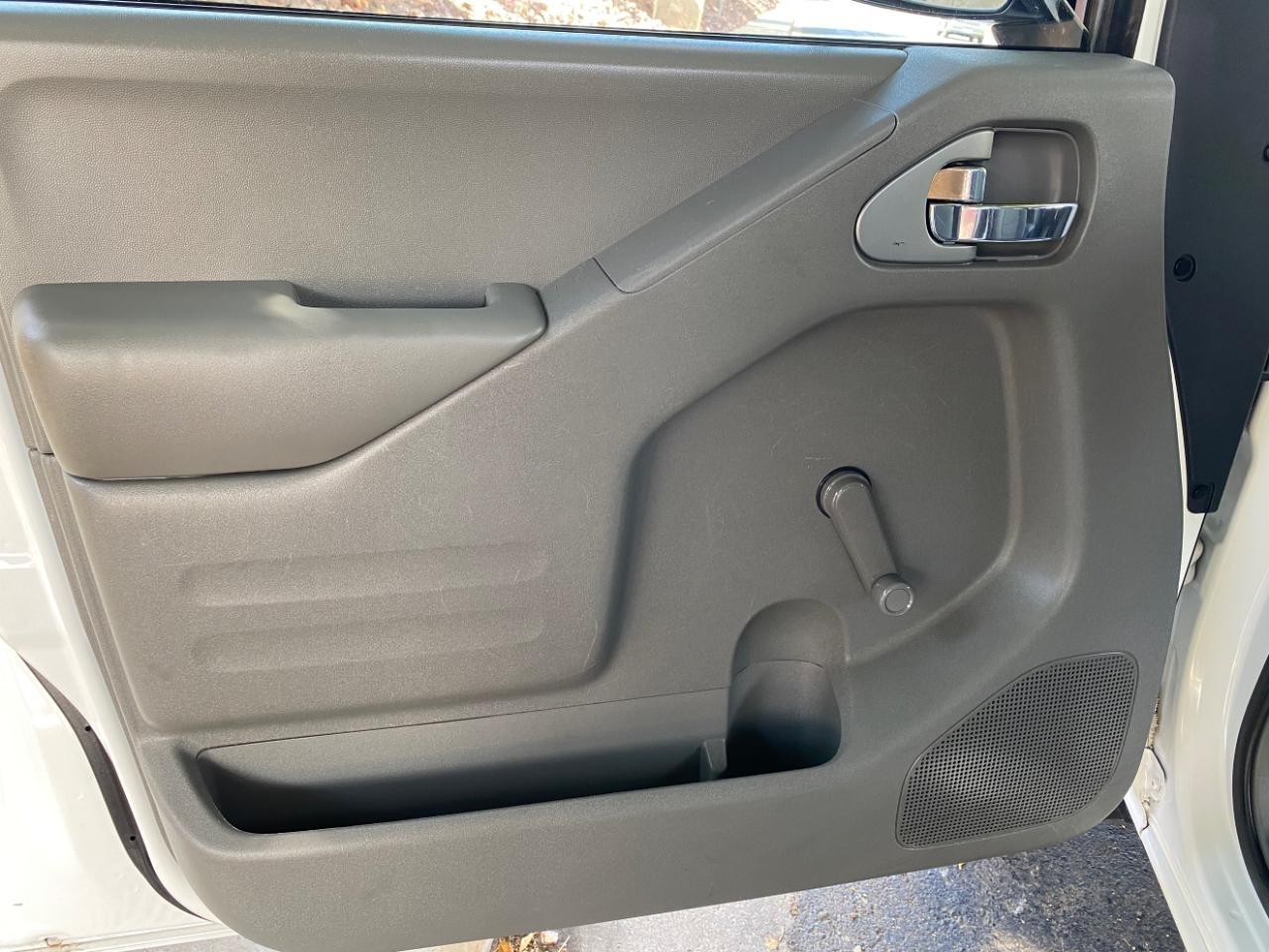 Nissan Frontier S King Cab I4 5MT 2WD 2019