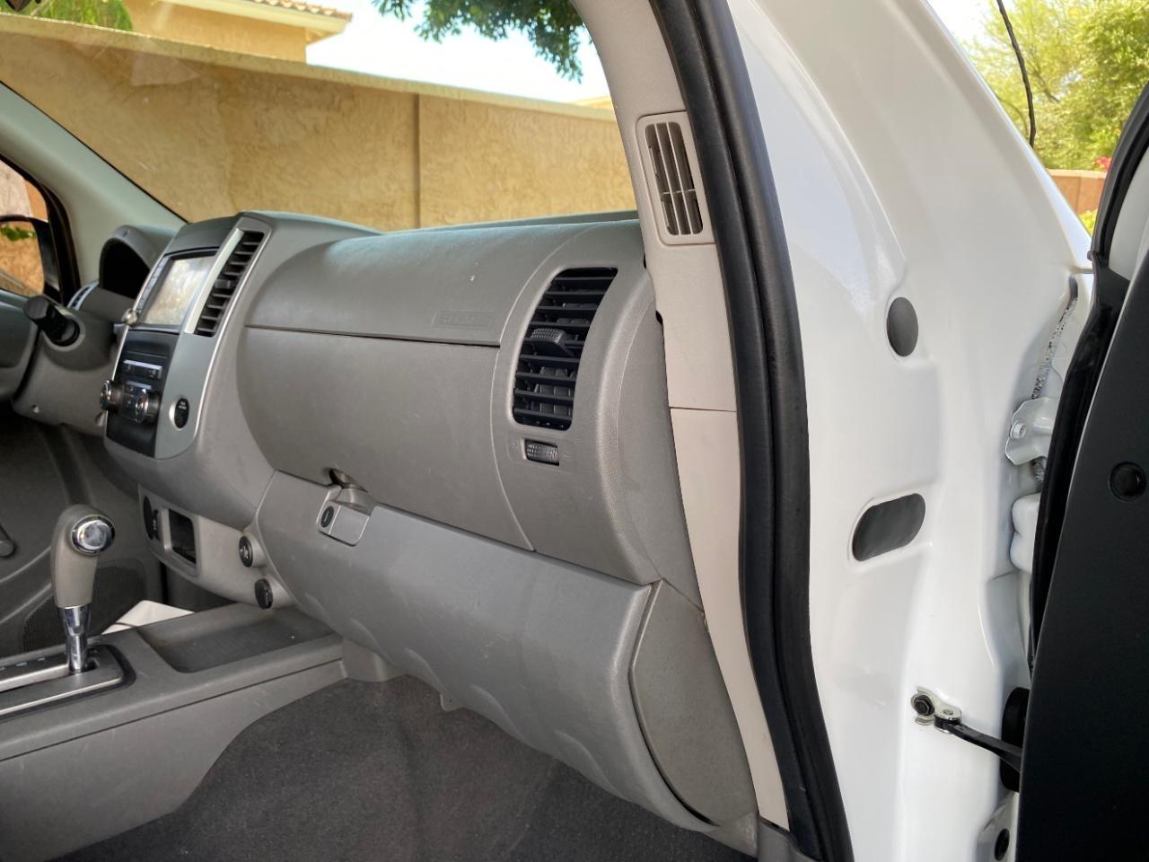Nissan Frontier S King Cab I4 5MT 2WD 2019