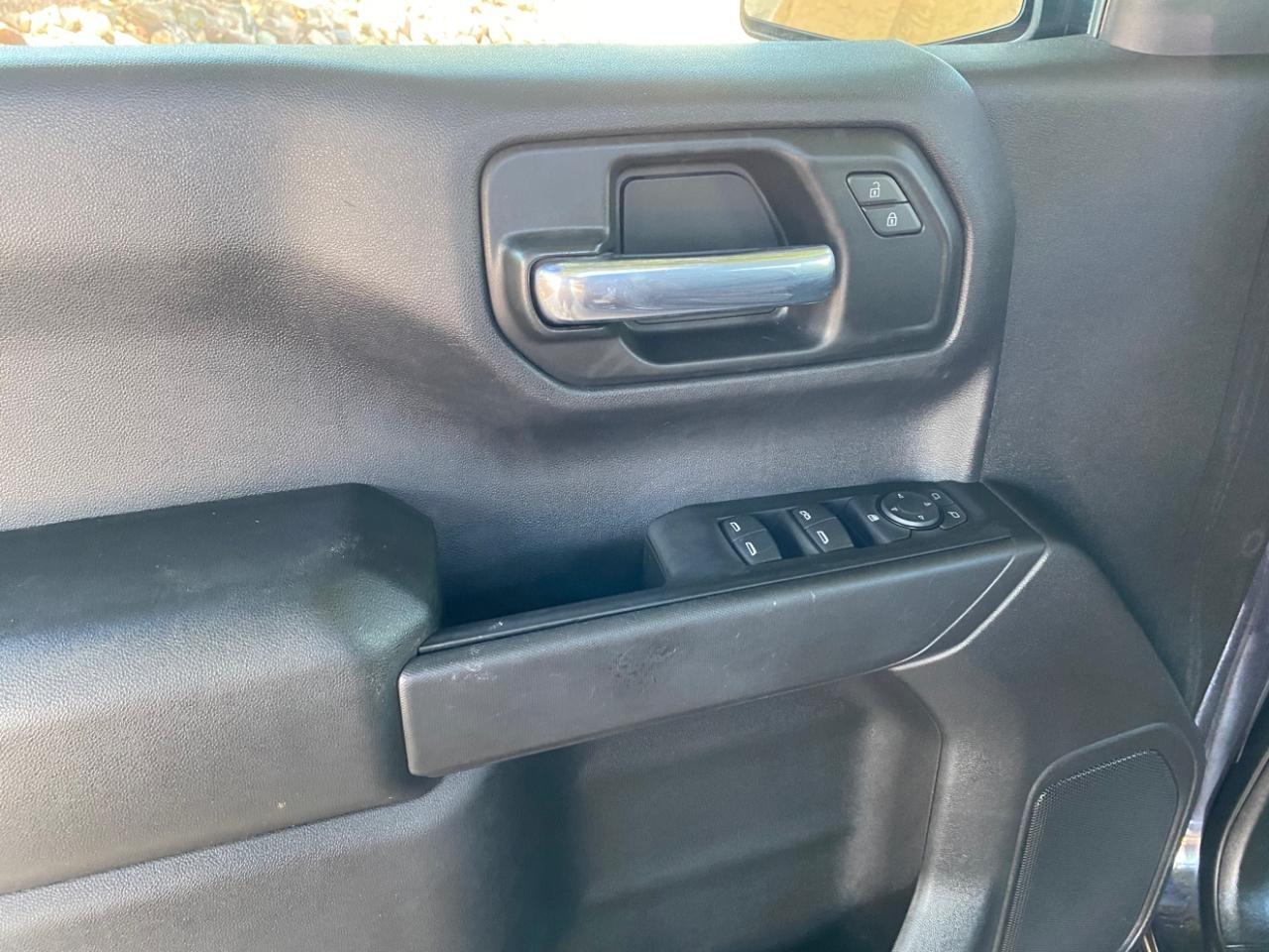 Chevrolet Silverado 1500 Custom Crew Cab 2WD 2023