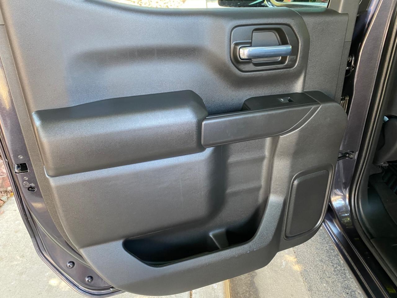 Chevrolet Silverado 1500 Custom Crew Cab 2WD 2023