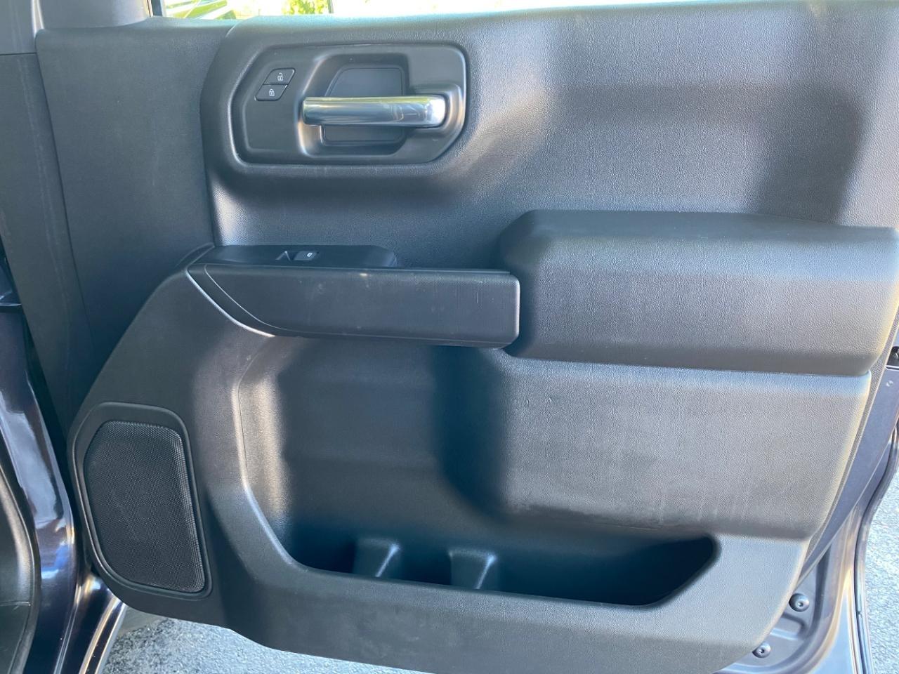 Chevrolet Silverado 1500 Custom Crew Cab 2WD 2023