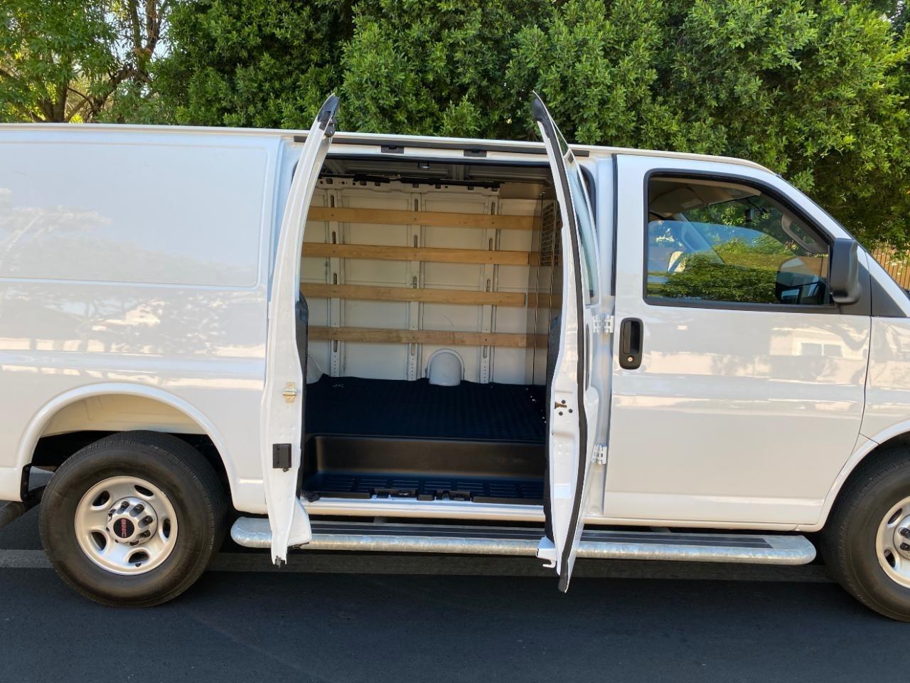 GMC Savana G2500 Cargo 2025