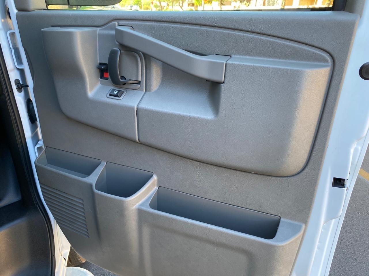 GMC Savana G2500 Cargo 2025